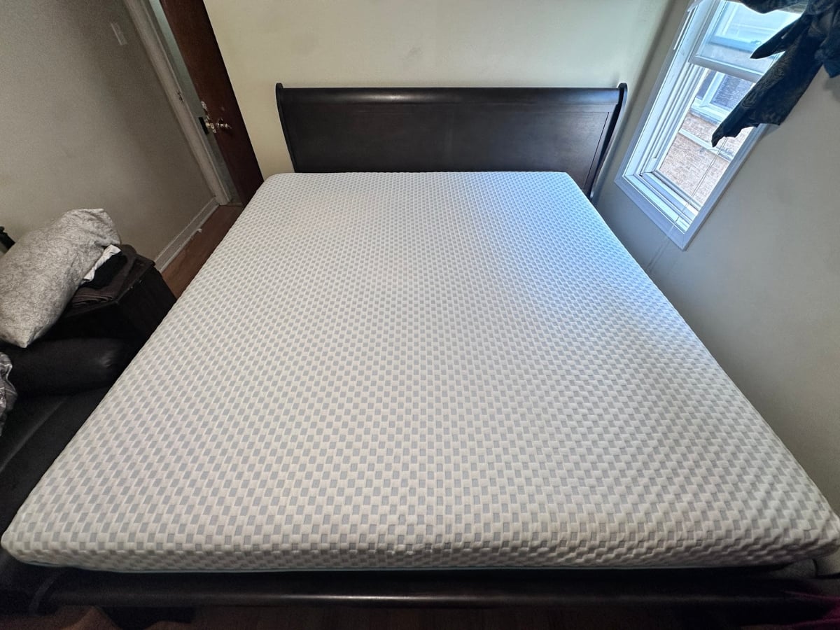 Mattress cleaning in a Charlotte, NC home, twin mattress allergen extraction complete